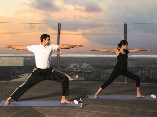 Sunrise Yoga Banyan Tree Fitness Club di Kantilever Sands Skypark