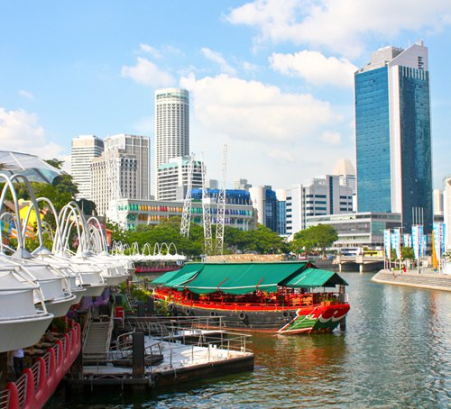 Clark Quay di Singapura - bumboat