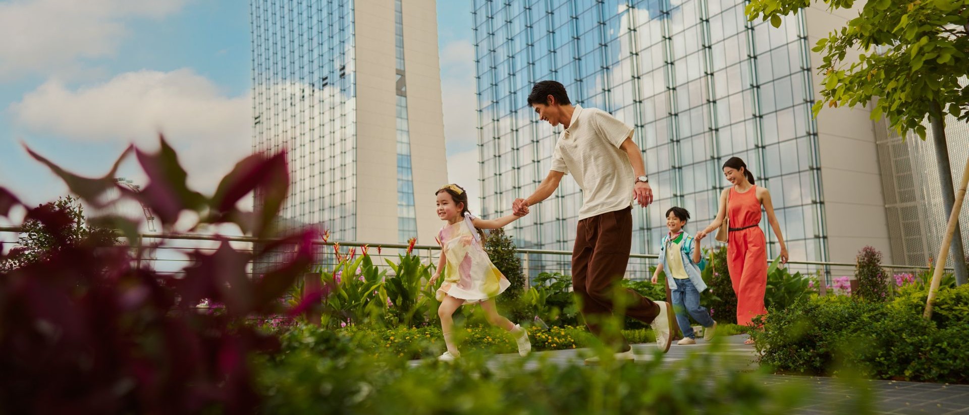 KECERIAAN NATAL UNTUK KELUARGA