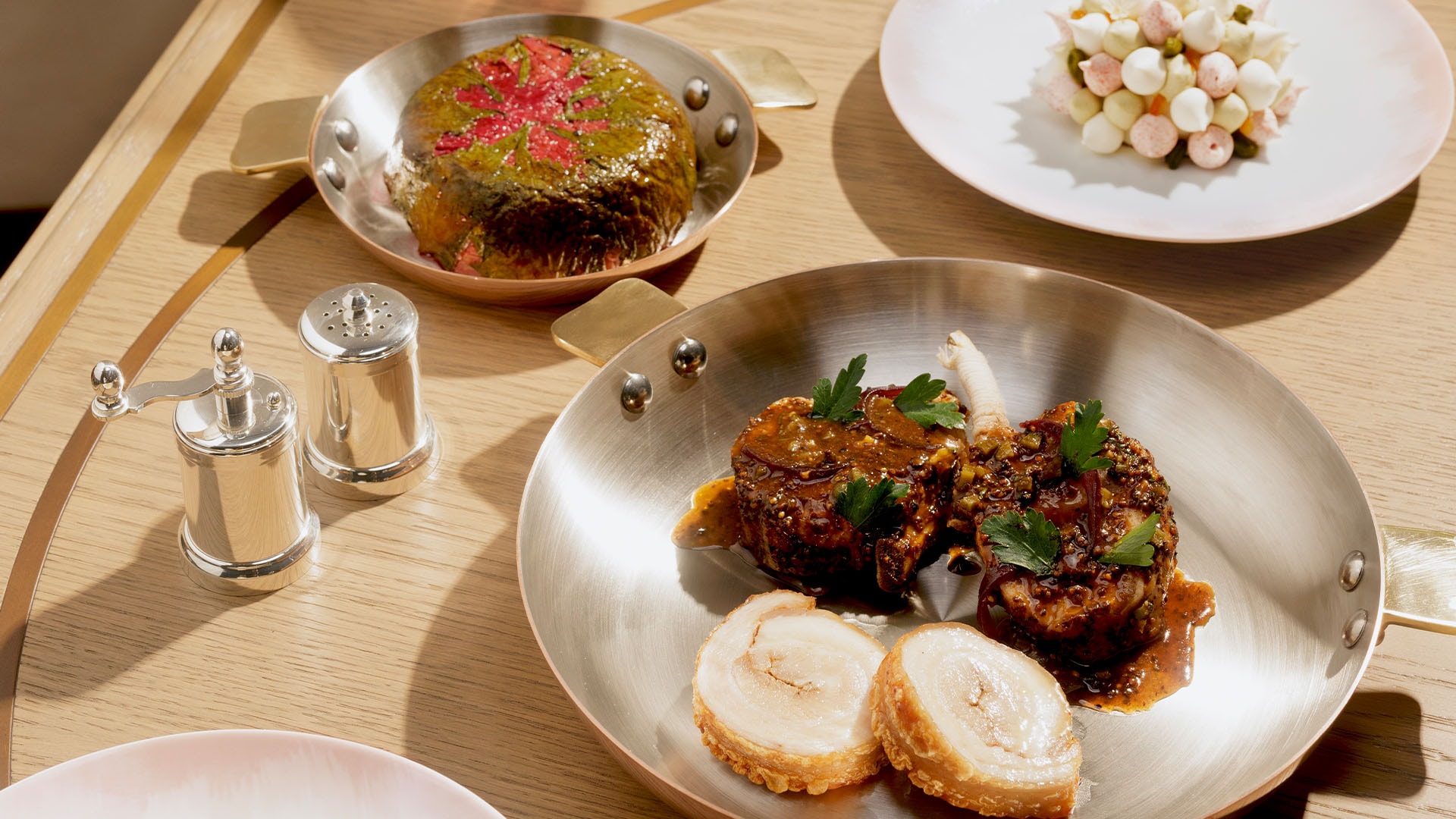 Hidangan di Maison Boulud
