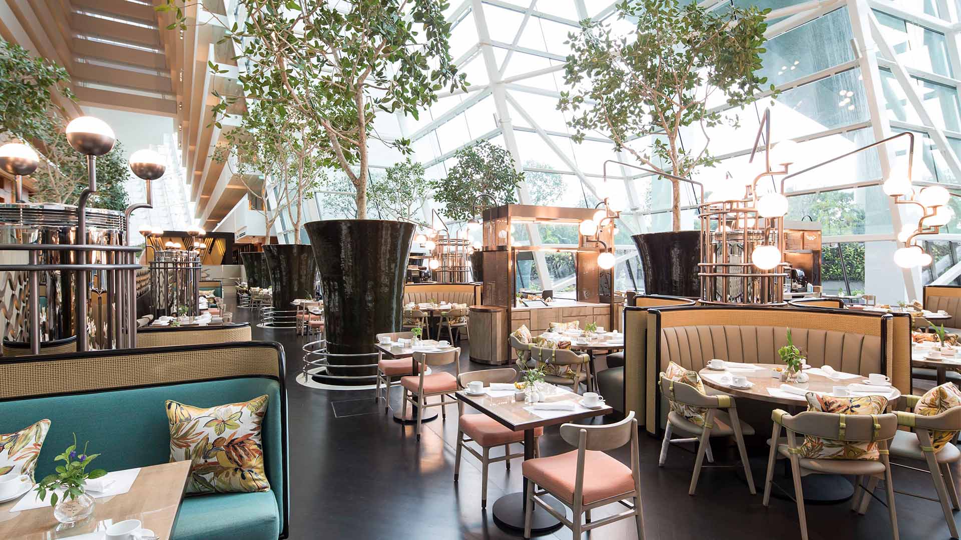 Manjakan keluarga Anda dengan jamuan makan di RISE Restaurant