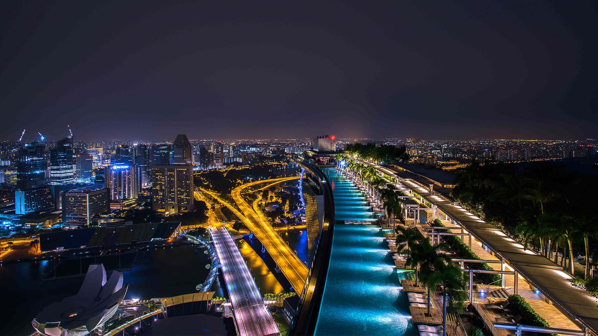 Manjakan diri Anda dengan pemandangan menawan pusat kota Singapura