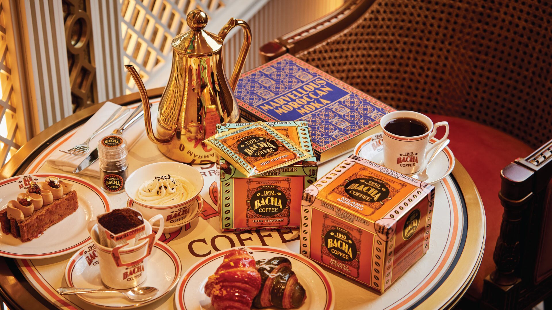 Kue dan pastri untuk jamuan teh sore dari Bacha Coffee, destinasi high tea populer di Singapura