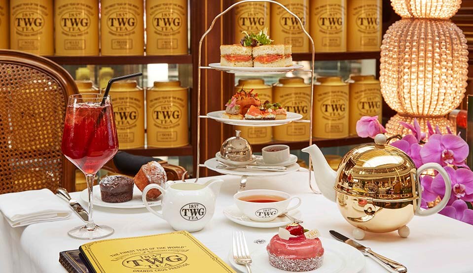 Teh dan aneka pastri TWG disajikan untuk high tea di Marina Bay Sands, Singapore