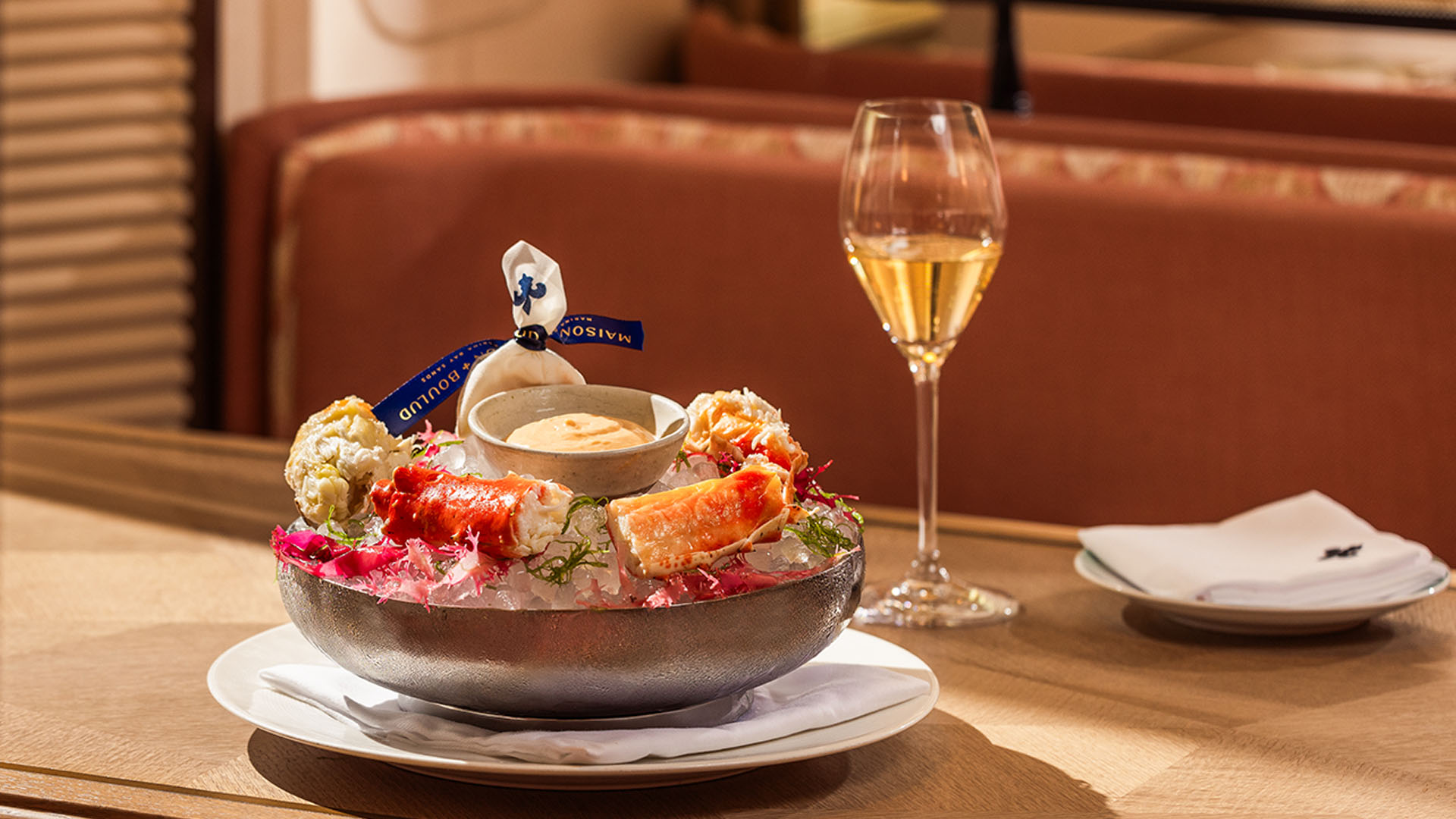 Lobster Segar Dari Maison Boulud, Restoran Boga Bahari Prancis di Singapura