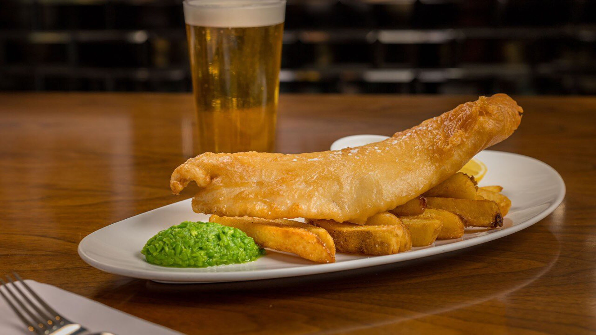 Fish and Chips dari Bread Street Kitchen, restoran koki selebritas Barat di Singapura
