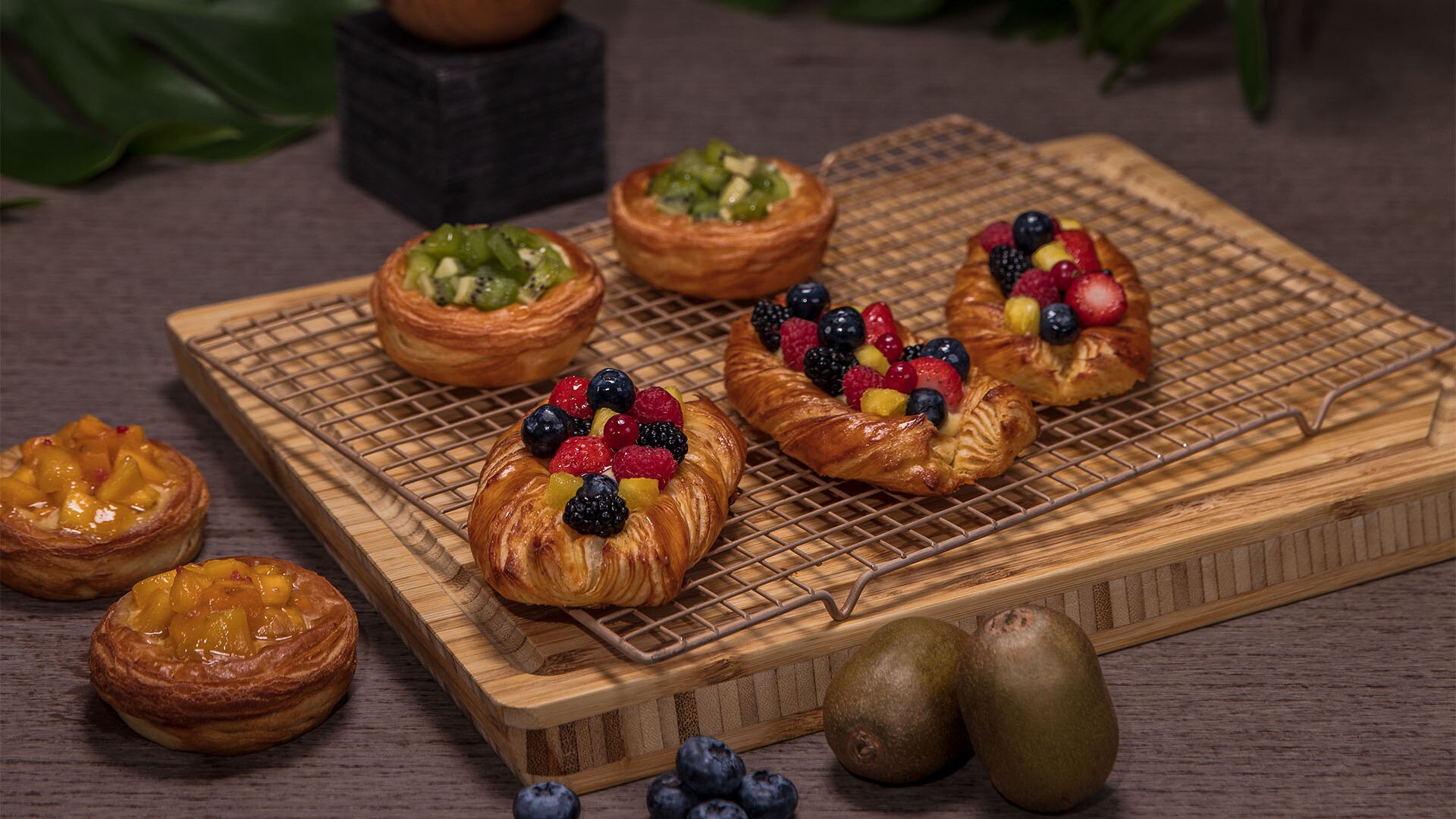 Pastri buah dari Origin + Bloom, kafe bergaya Barat di Singapura