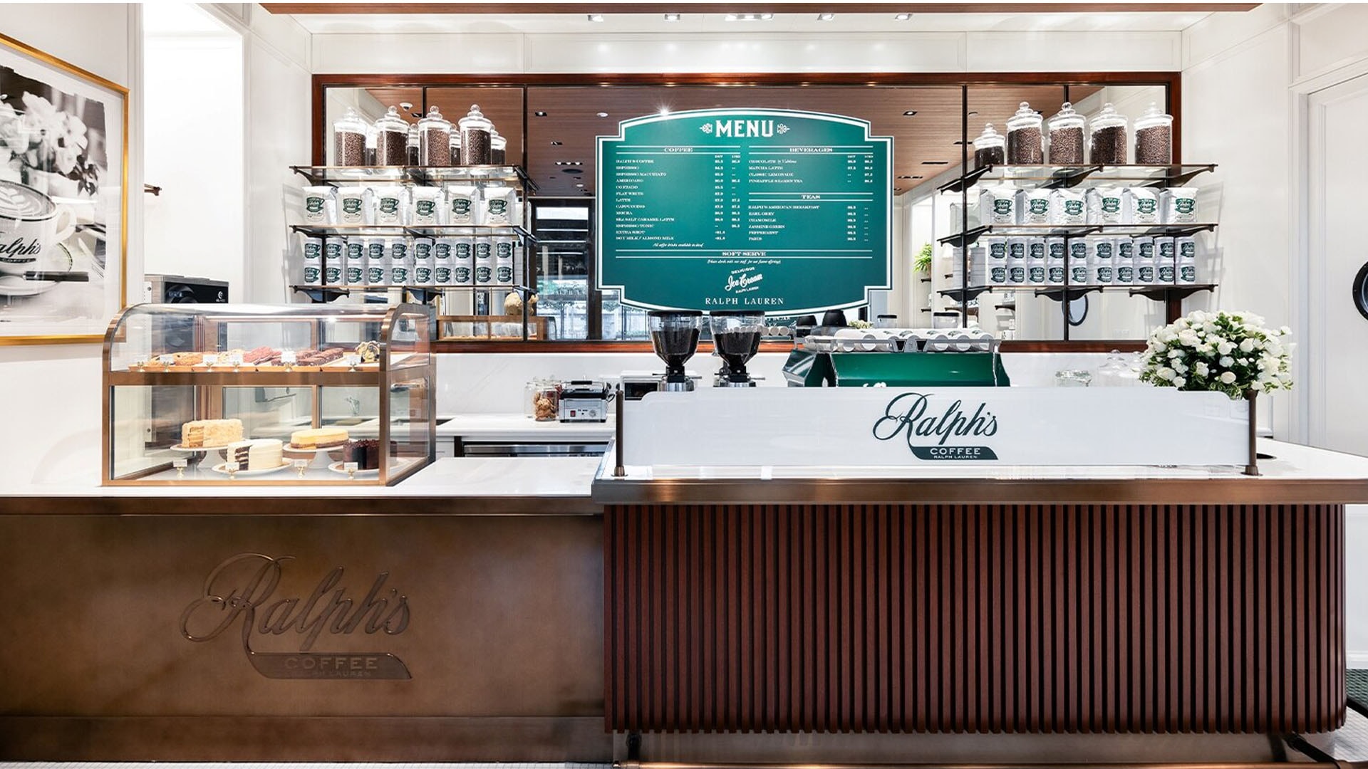 Ralph's Coffee, kafe yang berlokasi di Marina Bay Sands, resor terintegrasi di Singapura