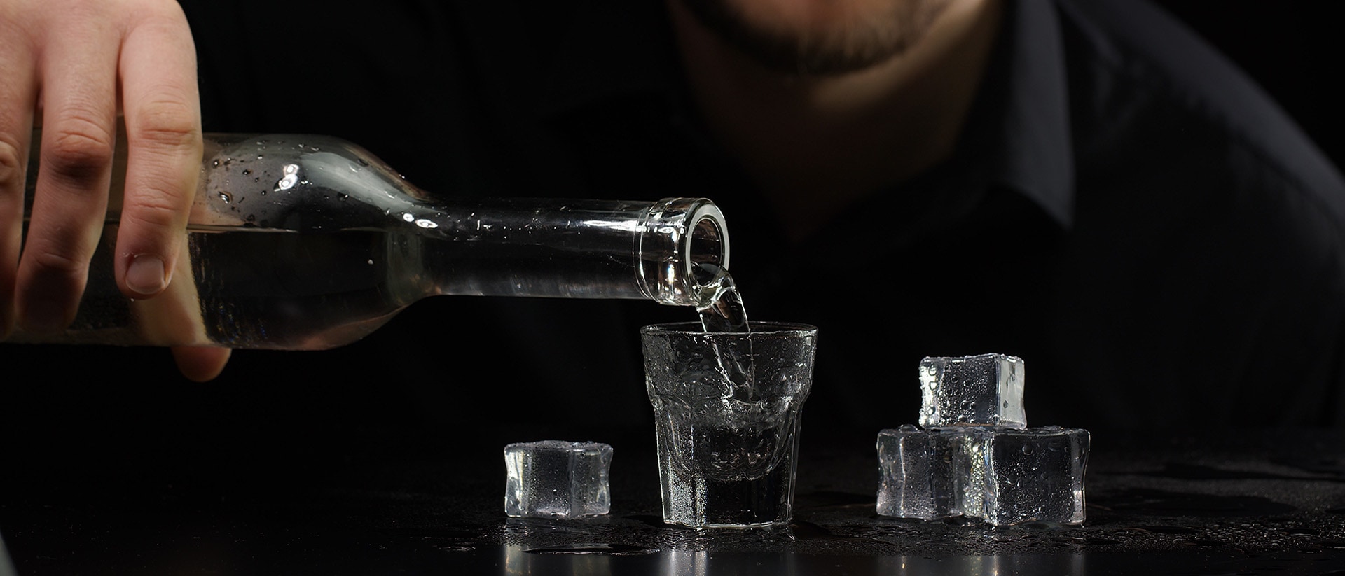 Menuangkan Sake