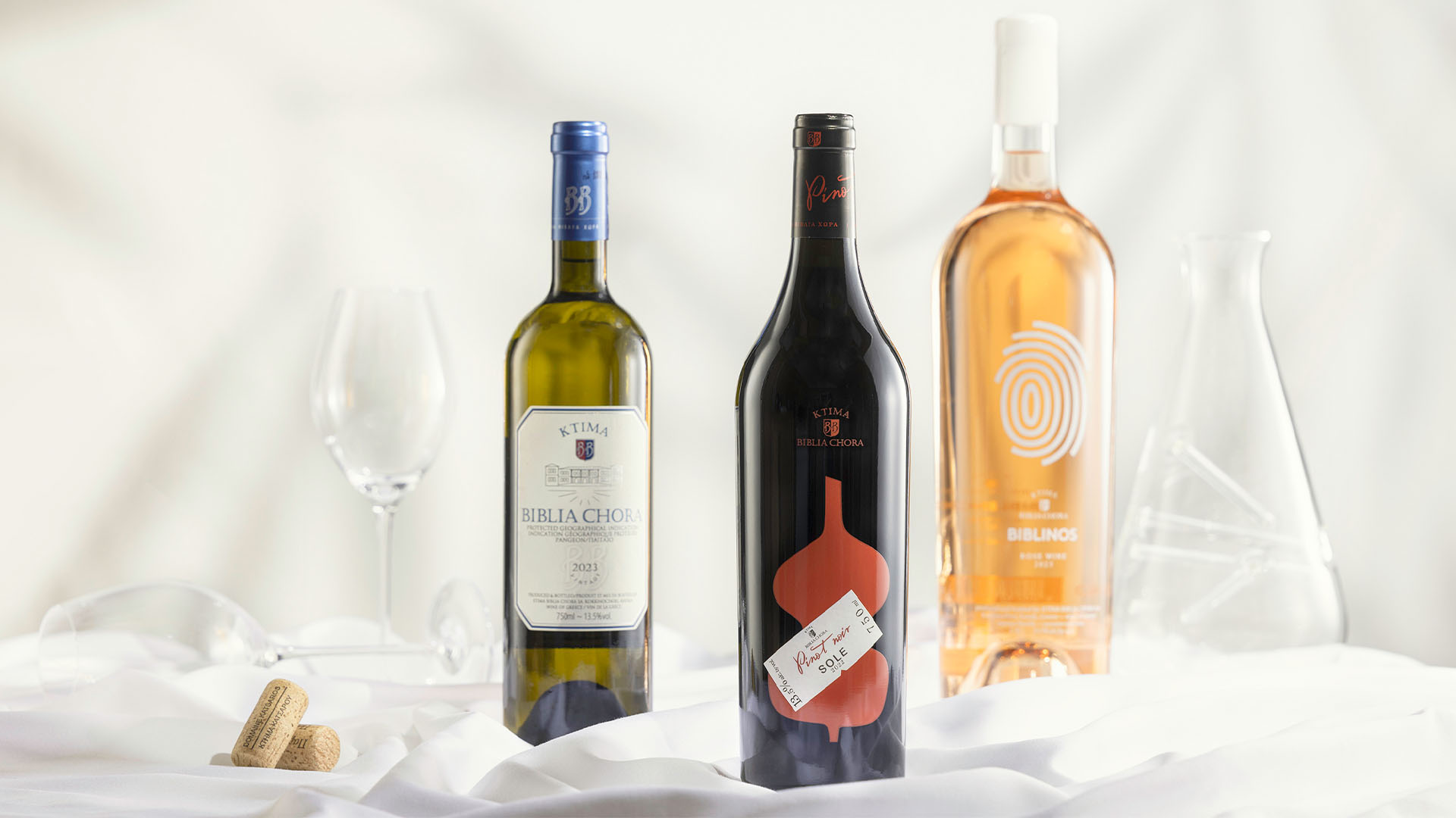 Temukan cita rasa wine Yunani di bar wine dan restoran kami di Singapura