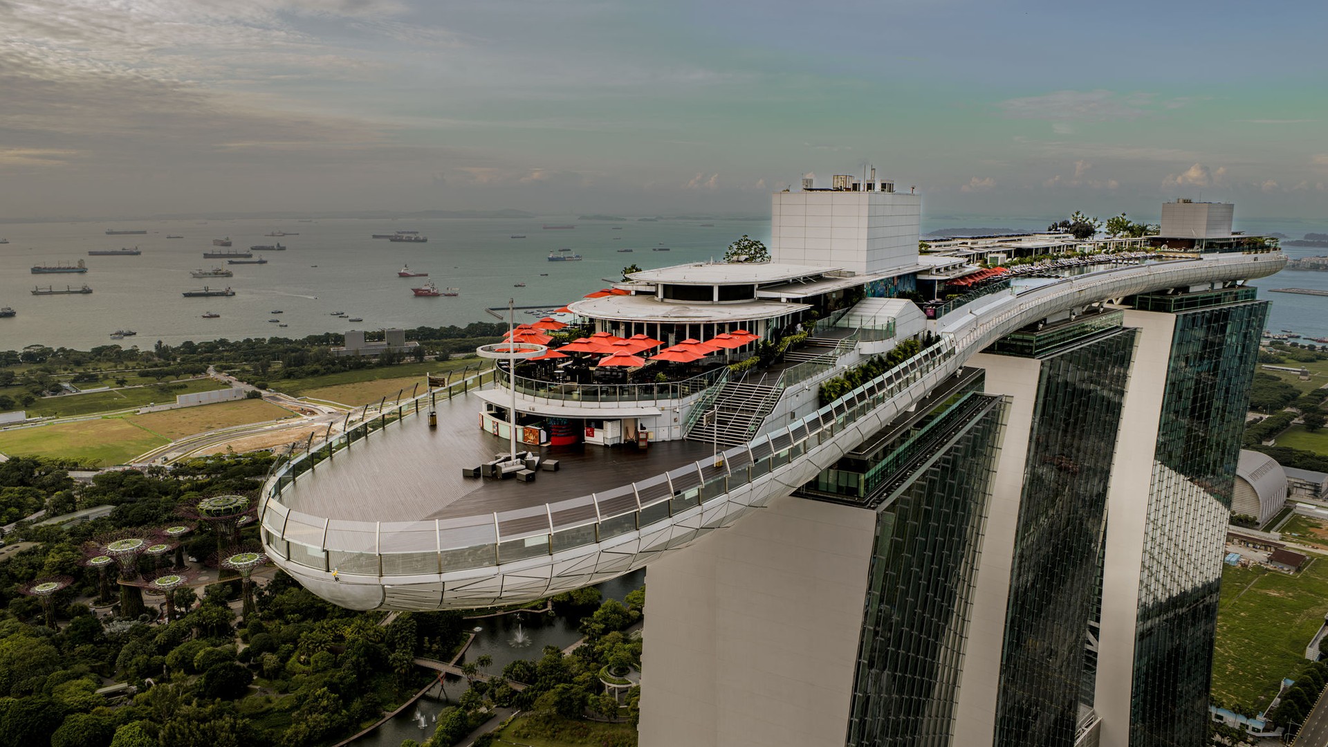 TUR BERPEMANDU SANDS SKYPARK
