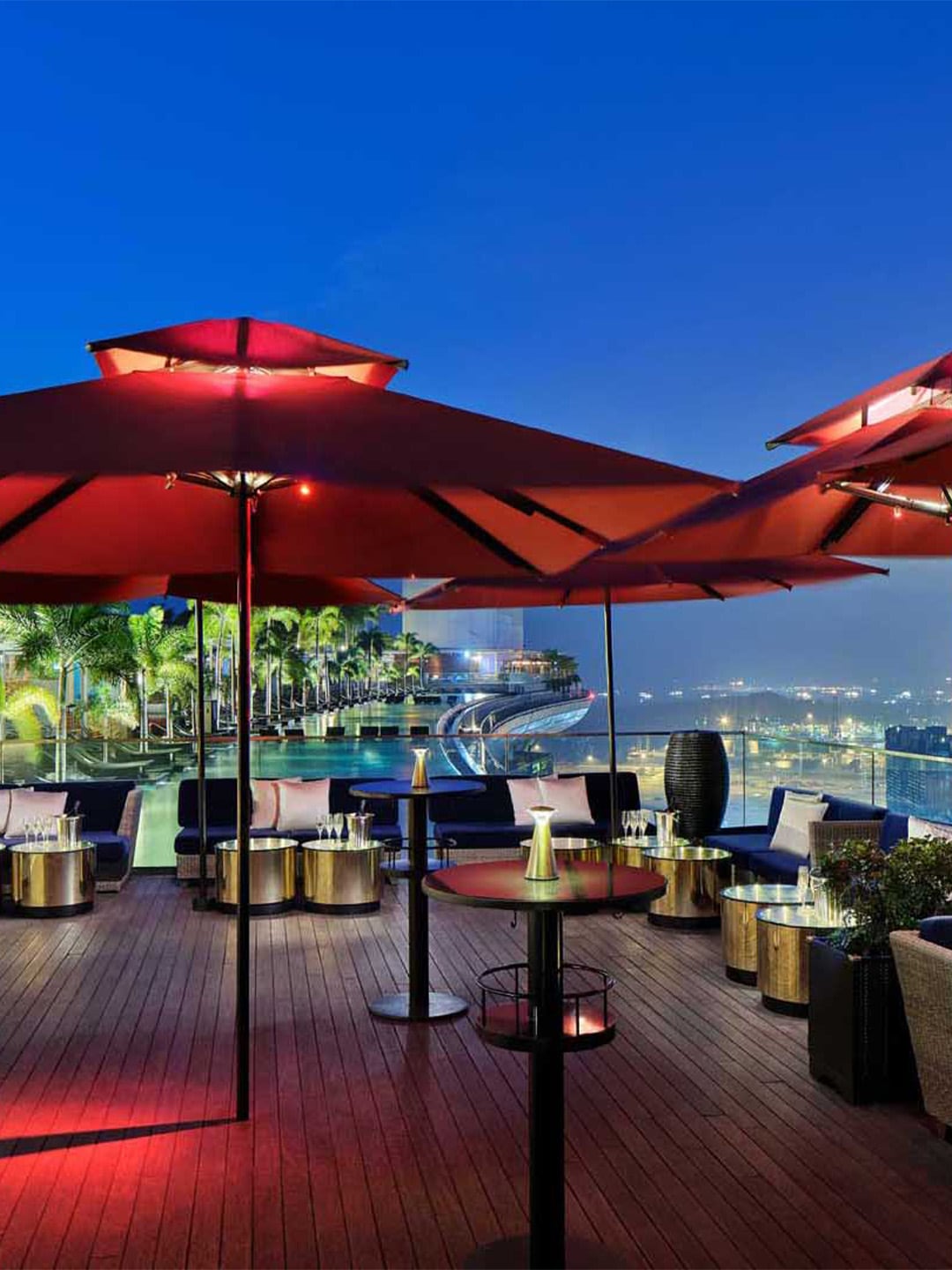 CÉ LA VI SkyBar & Club Lounge