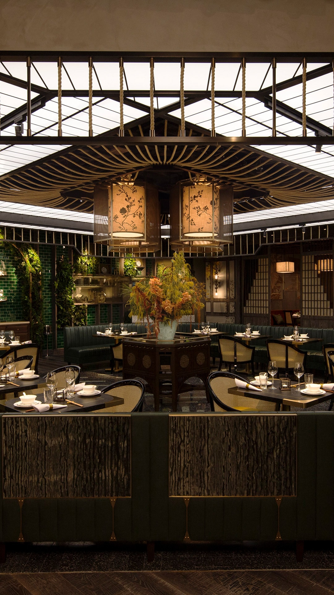 Interior Mott 32, restoran fine dining Tionghoa