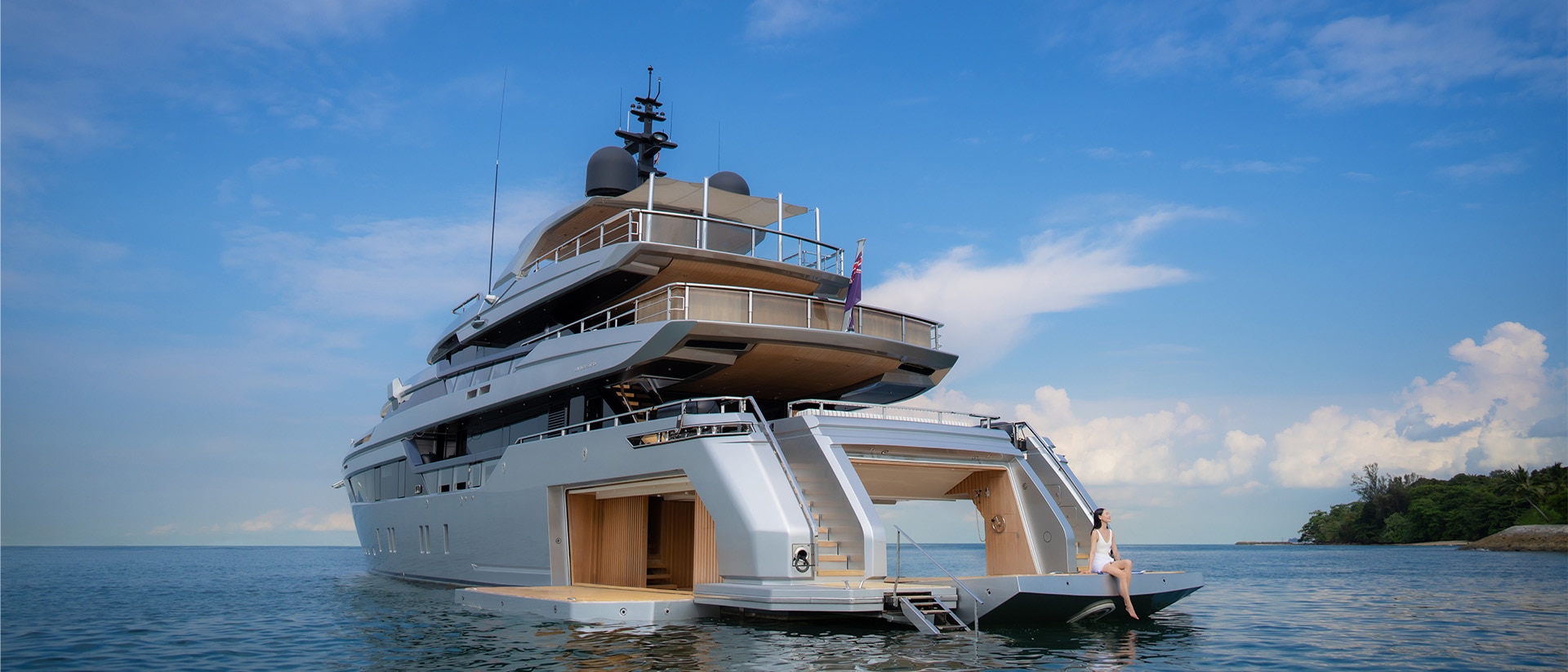 Paiza One Yacht