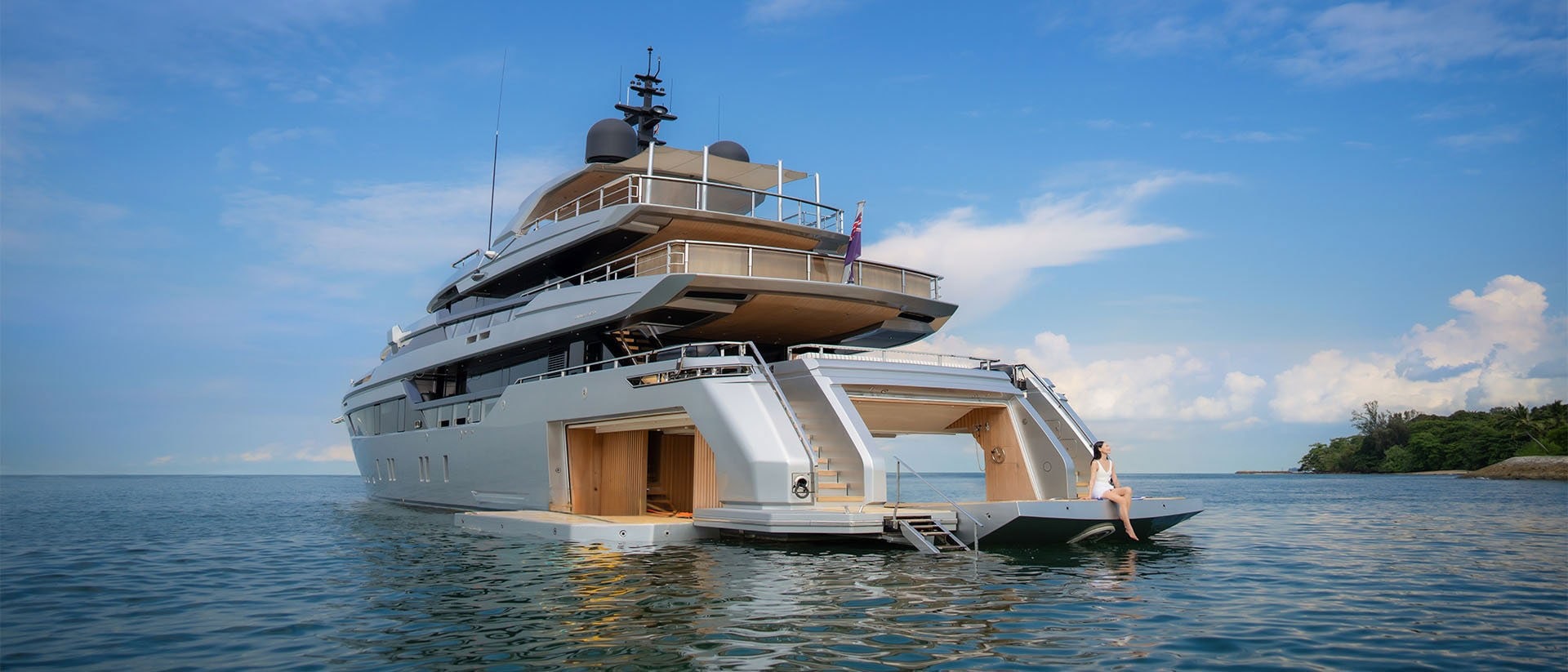 Paiza One Yacht