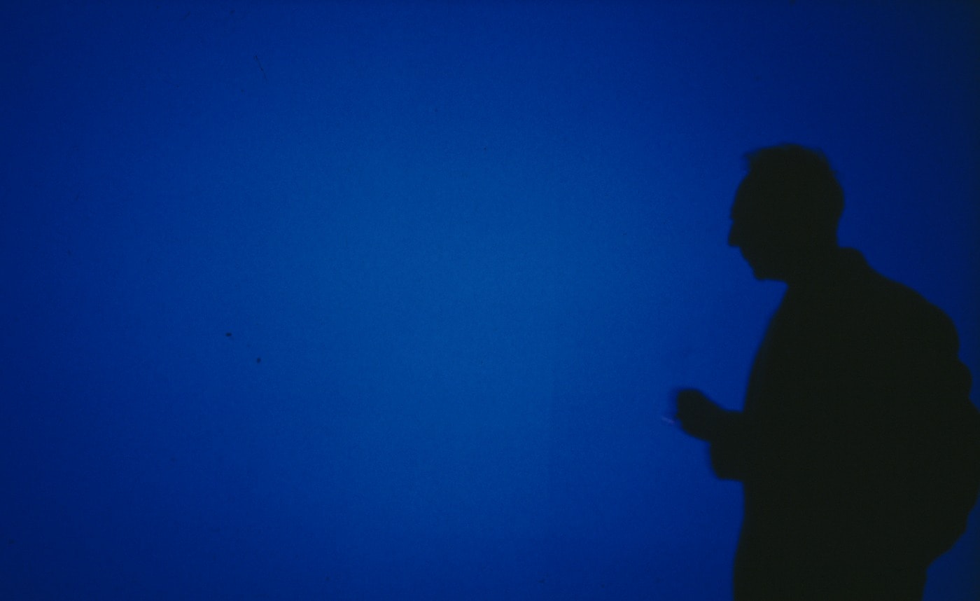 Blue (1993), sutradara Derek Jarman