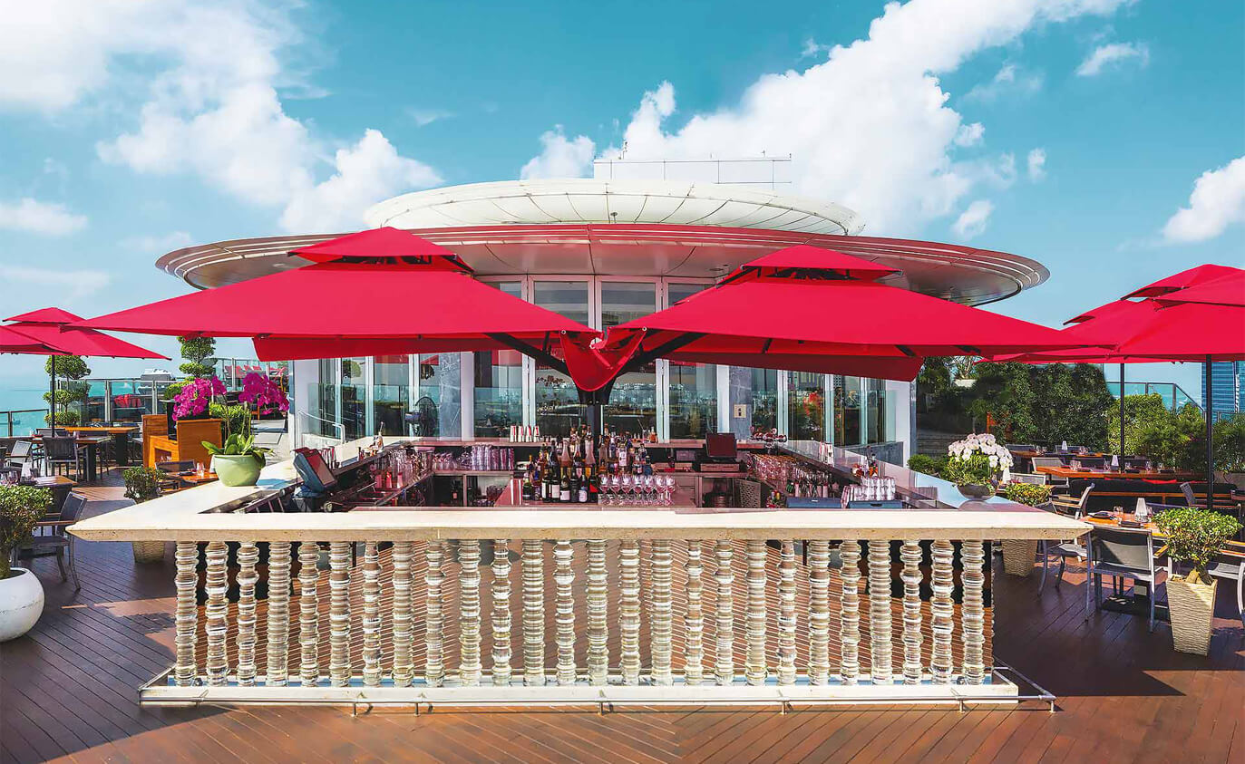 CÉ LA VI Restaurant and Skybar