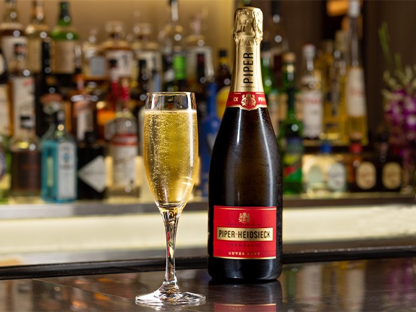 Pilihan Bartender Bulan Ini di db Bistro & Oyster Bar