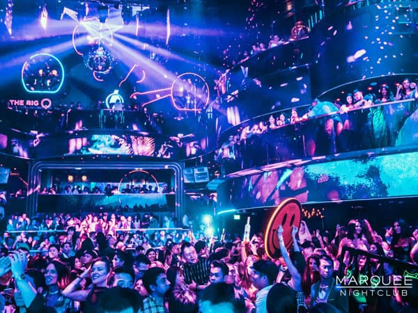 Hiburan malam di Marina Bay Sands