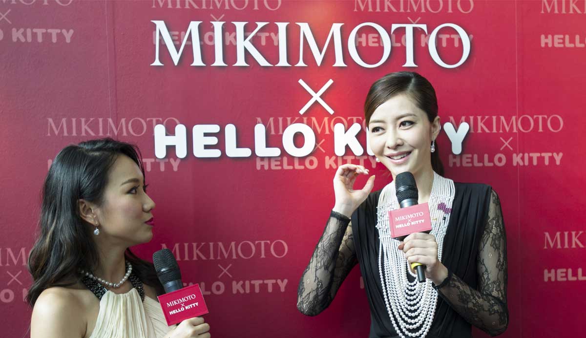 Xiong Dai Lin dan koleksi Mikimoto x Hello Kitty di Marina Bay Sands