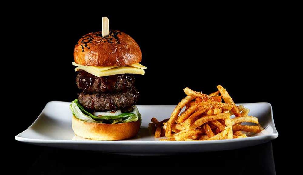 CÉ LA VI Club Lounge - BBQ Gourmet Burger & Truffle Fries