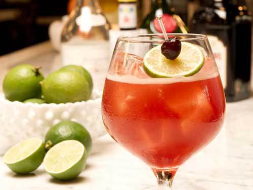Koktail Singapore Sling 1913 di Osteria Mozza di Marina Bay Sands