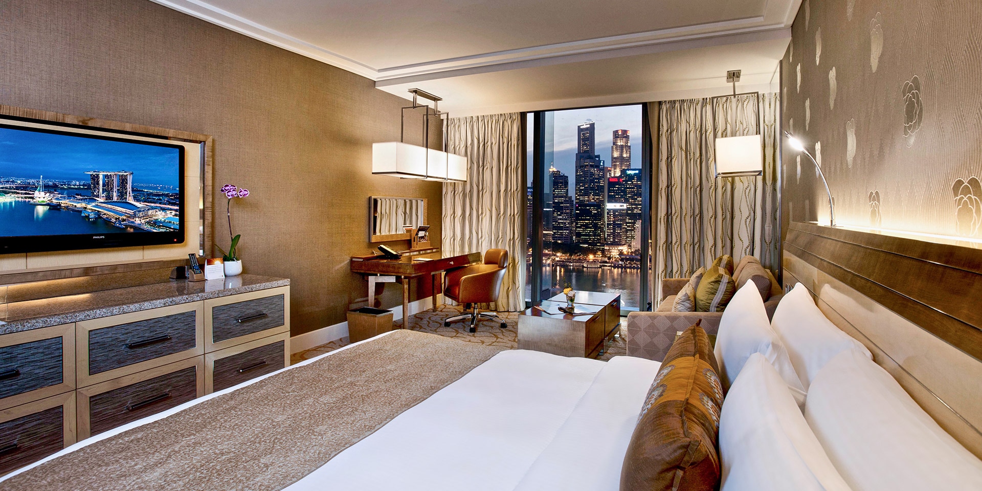 Deluxe Room di Marina Bay Sands dengan Tempat Tidur Berukuran King dan Pemandangan Kota