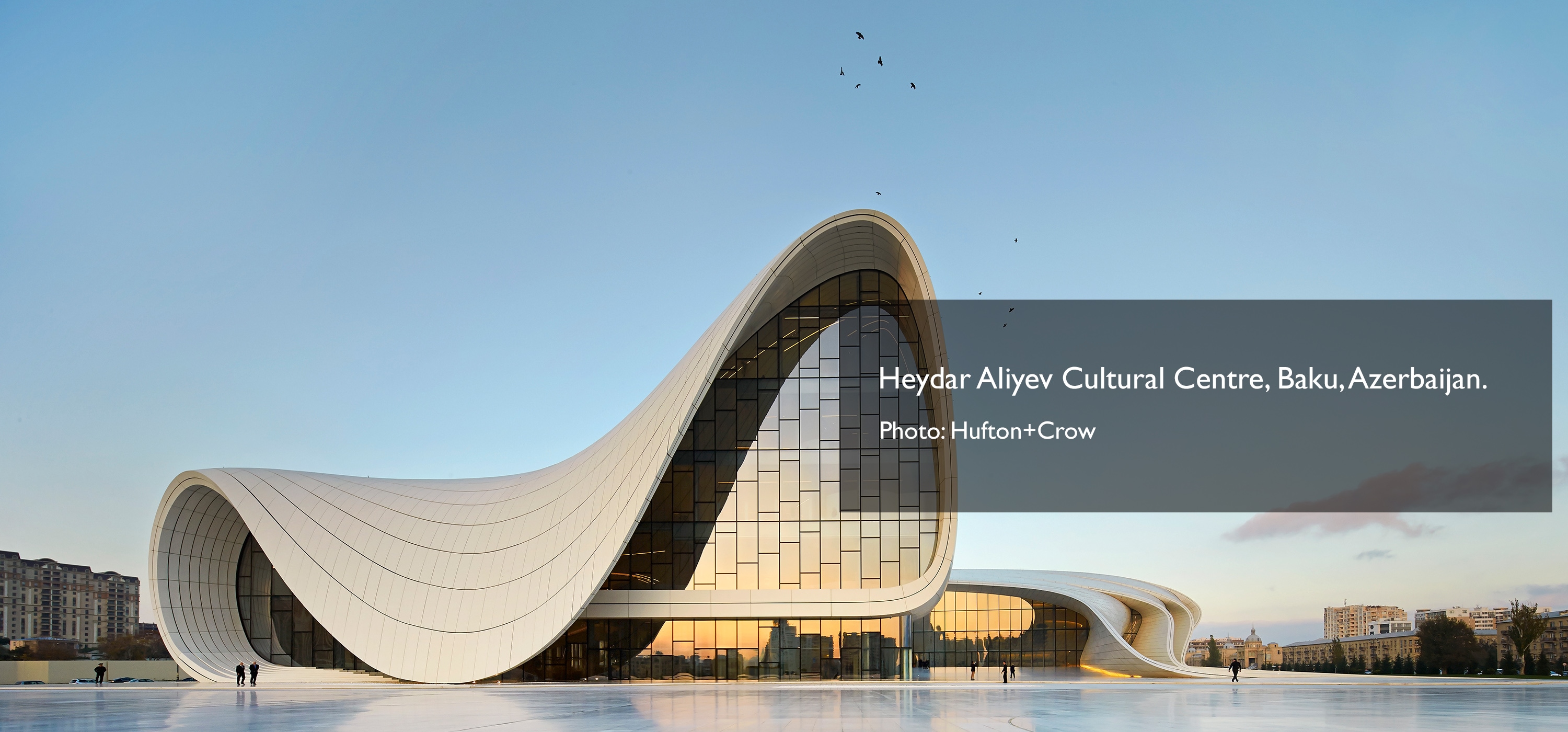 Heydar Aliyev Centre Foto oleh Hufton+Crow