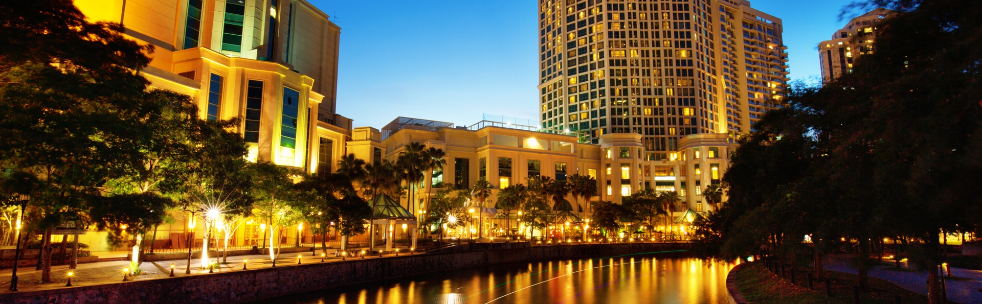 Robertson Quay dan Sungai Singapura di Malam Hari